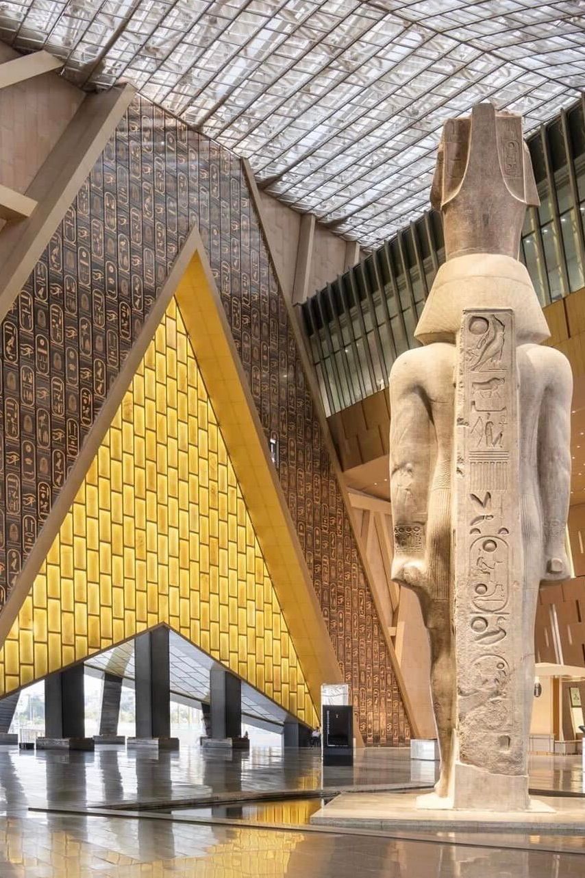 Gran Museo Egipcio GEM durante excursión en Giza